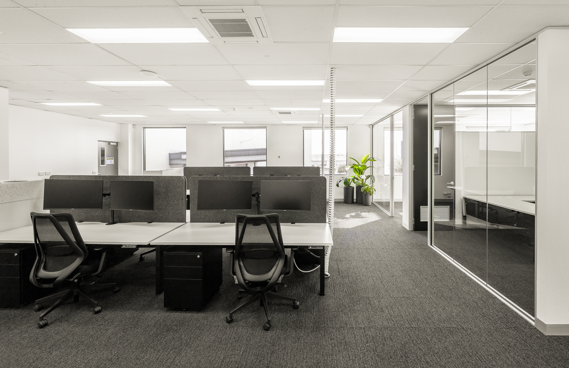 Open plan space for each employees